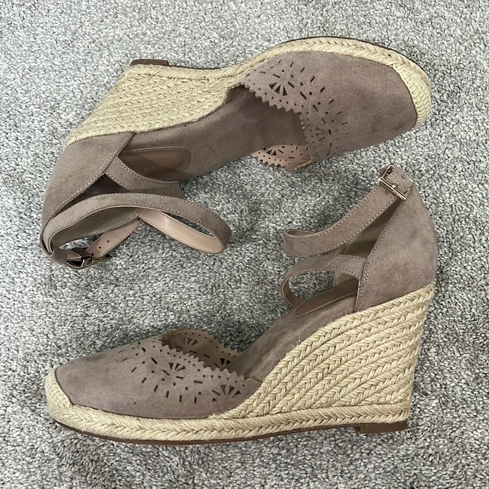 Kelly & Katie Size 10 Taupe Brown Adell Espadrille Sandal Wedges Heels